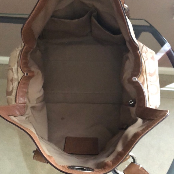 Coach purse - Picture 4 of 6